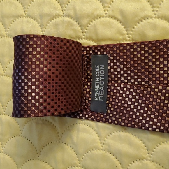 Necktie - Picture 2 of 3